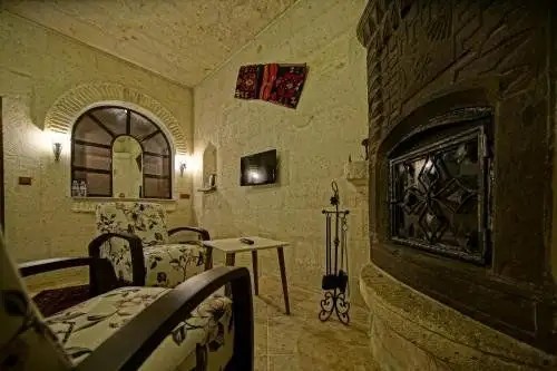 APEX CAVE HOTEL