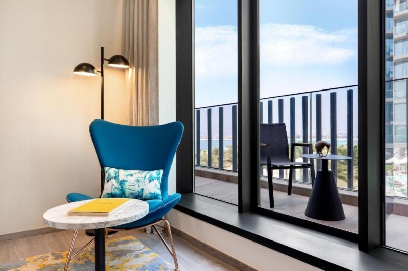 side sea view with balcony