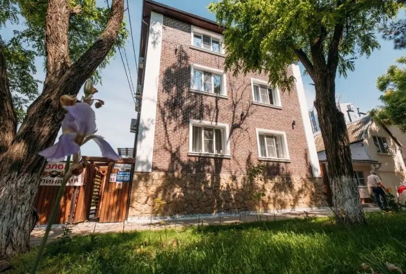 ЭДИРОЗ НА КРЕПОСТНОЙ 75