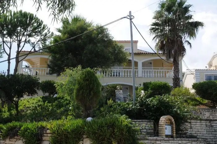 KASSIOPI BAY APART