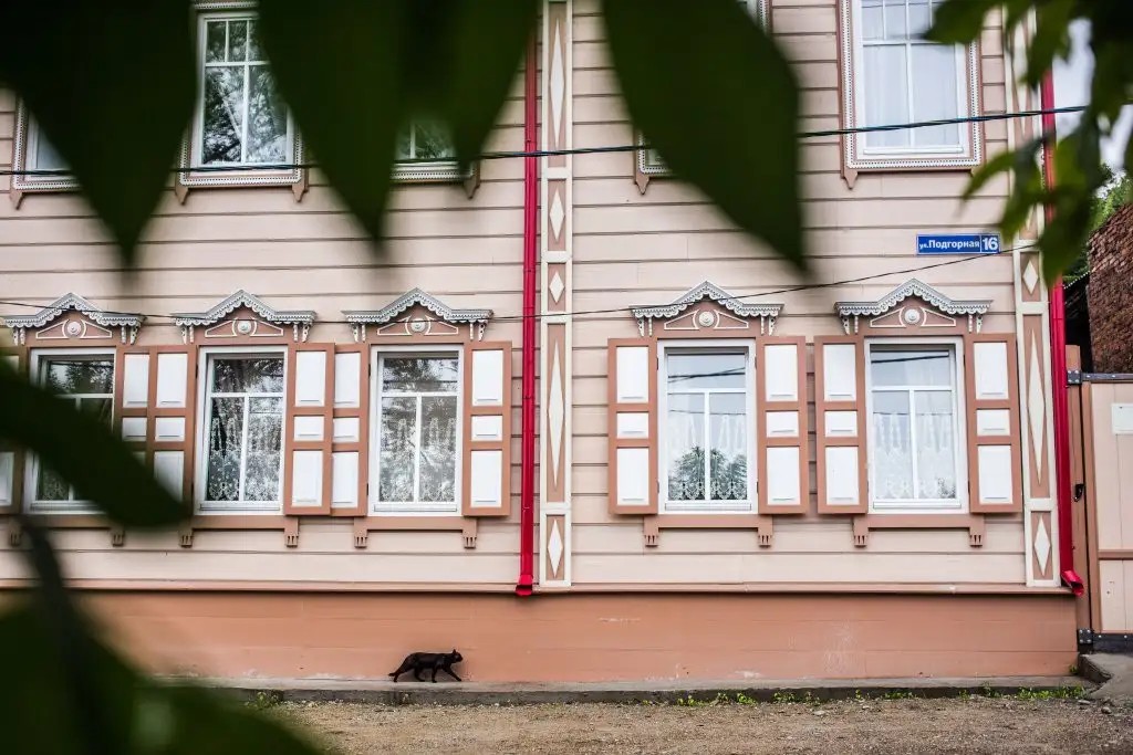 ДОХОДНЫЙ ДОМ ЛИСТРАТОВОЙ
