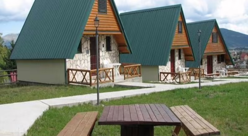 DURMITOR BUNGALOWS
