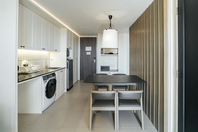 1 bedroom suite pool access