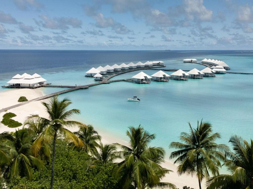 DIAMONDS ATHURUGA BEACH & WATER VILLAS