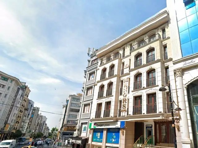 MANORS HOTEL