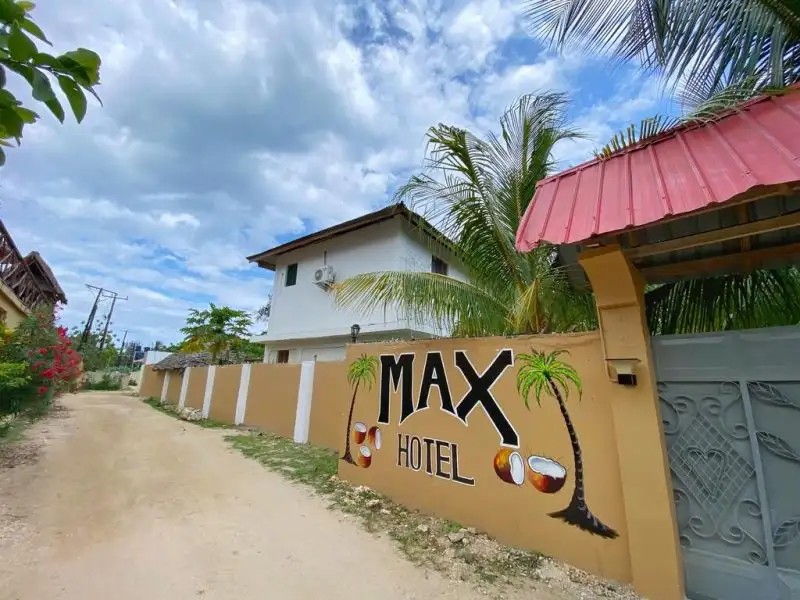 MAX HOTEL NUNGWI