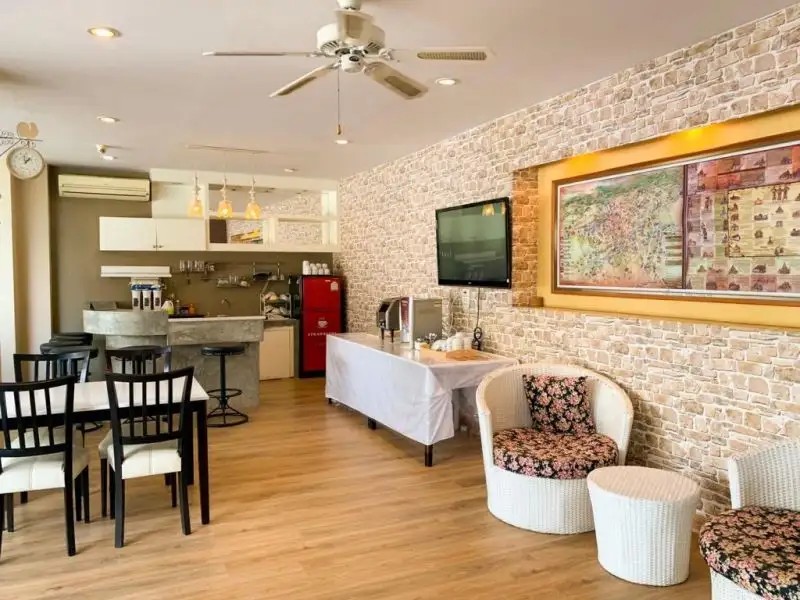 INSPIRE HOUSE HOTEL