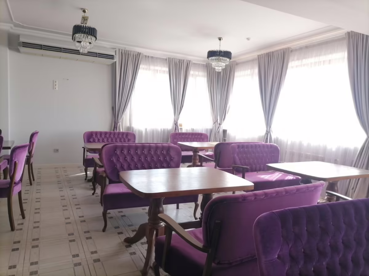 SHE HOTEL (ШИ ОТЕЛЬ)