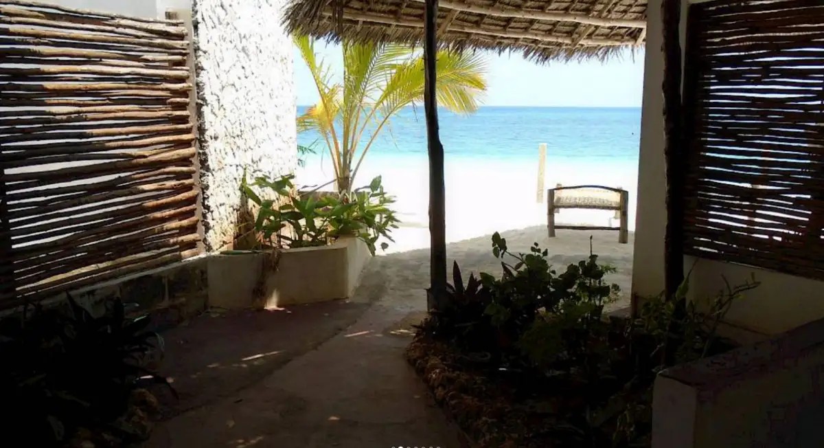 BEACH BABY LODGE