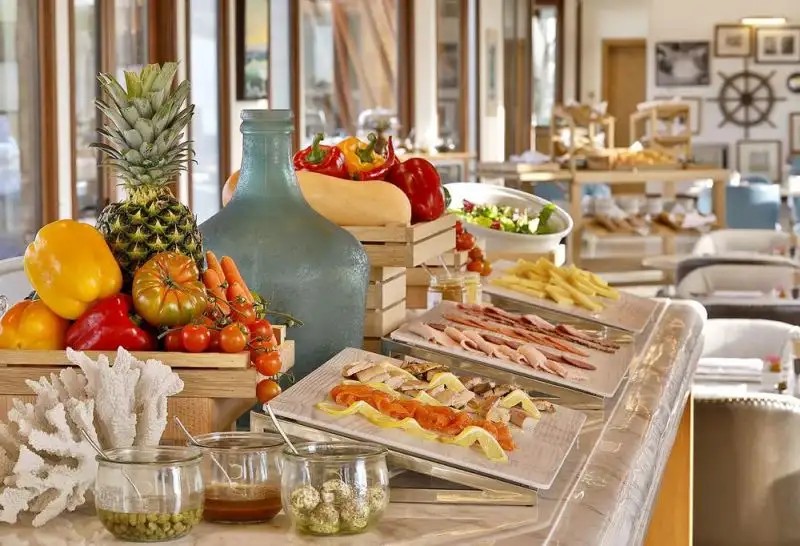 THE RITZ-CARLTON AL HAMRA BEACH (EX. BANYAN TREE)