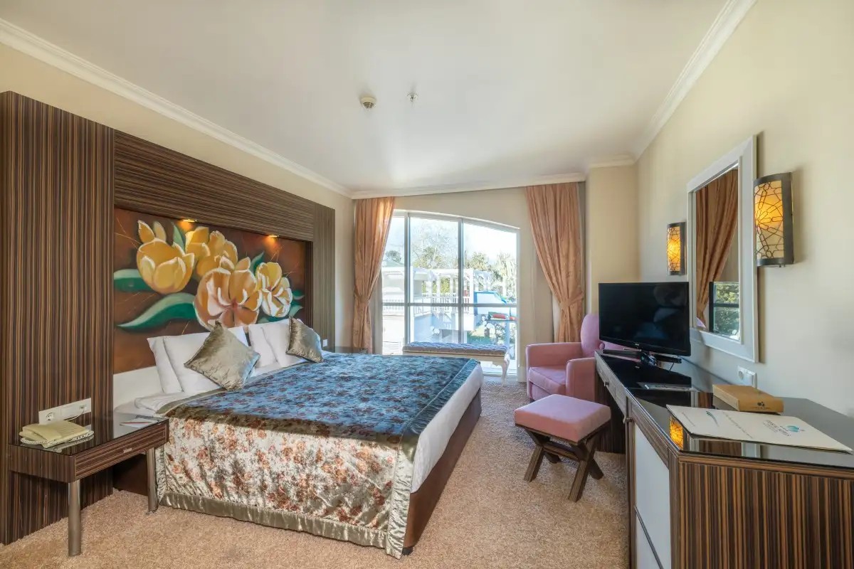 CRYSTAL DE LUXE COMFORT COLLECTION (EX. CRYSTAL DE LUXE RESORT & SPA)