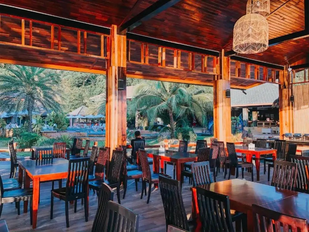 PHI PHI ANDAMAN BEACH RESORT