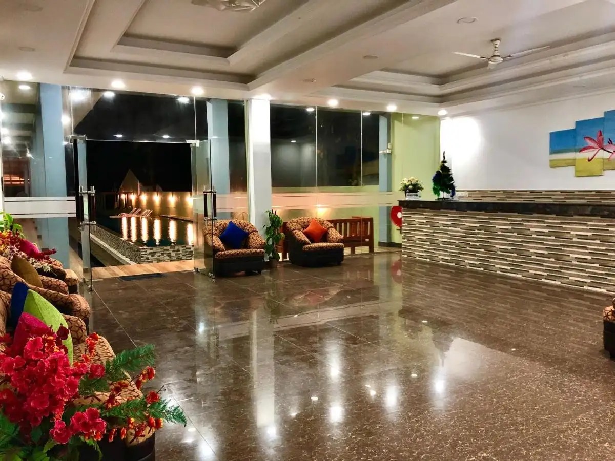 SERENADE BEACH HOTEL