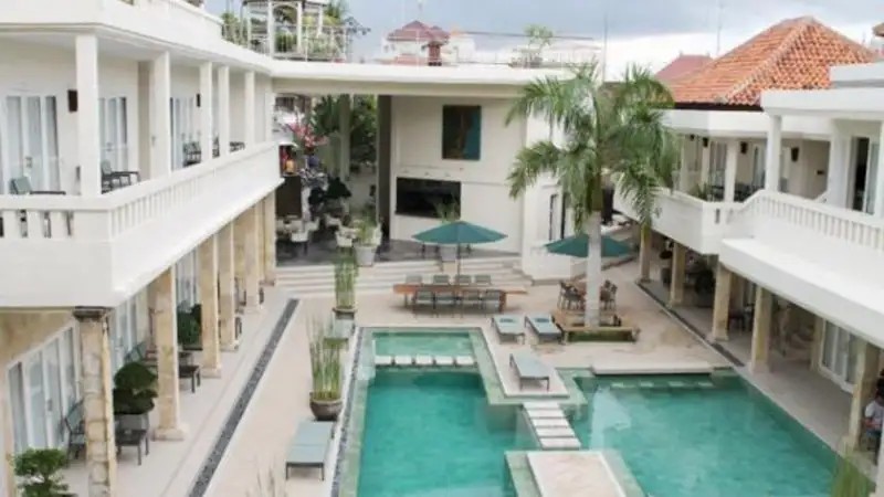 BALI COURT HOTEL & APARTMENTS