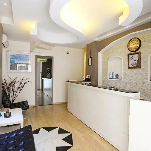 RETRO PERA HOTEL