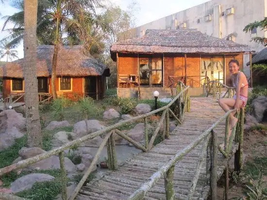 MOON RESORT