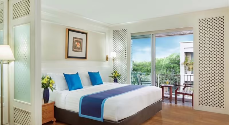 CENTRE POINT SUKHUMVIT 10