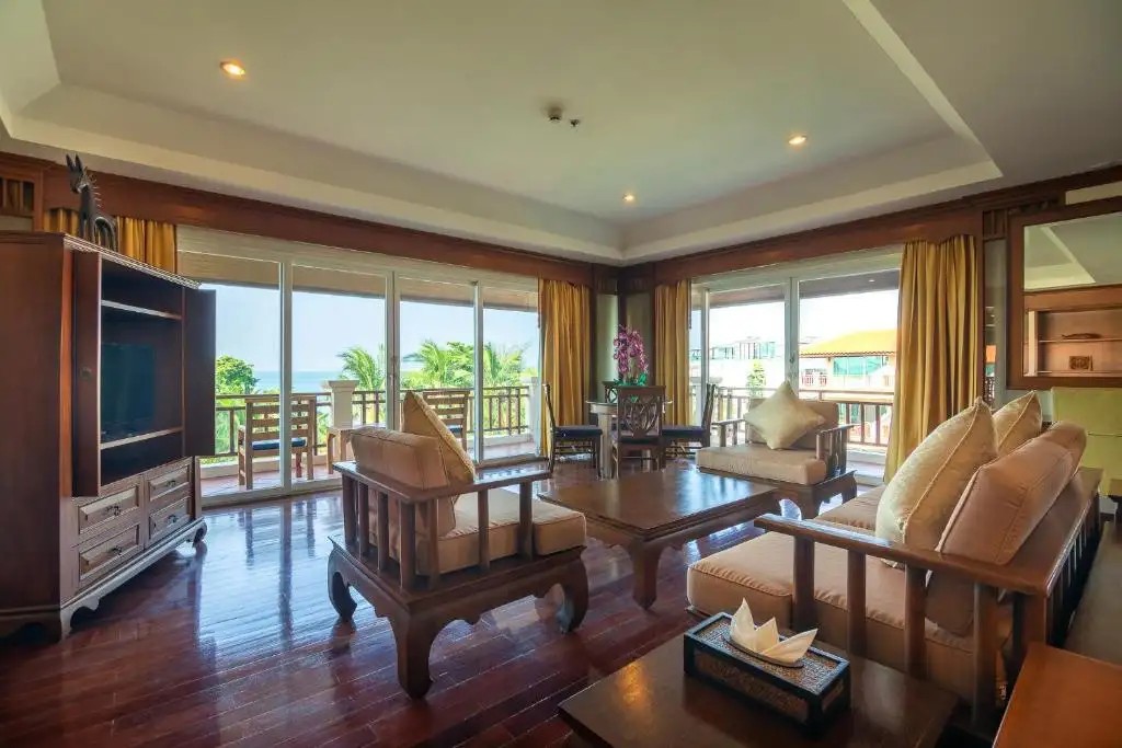 AVALON BEACH RESORT