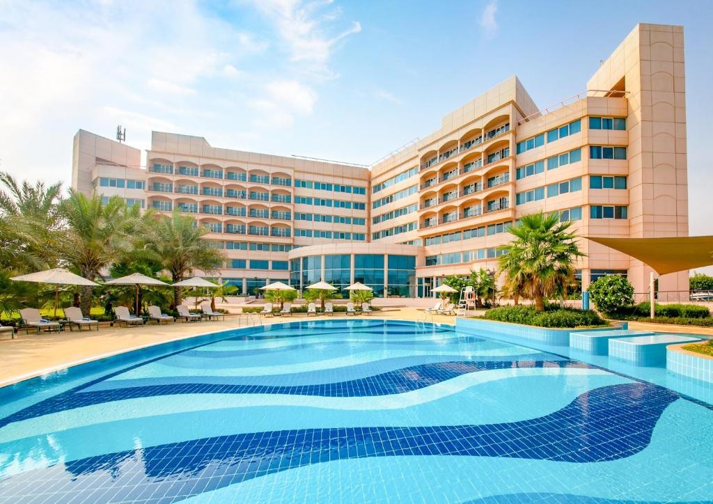 DANAT JEBEL AL DHANNA RESORT