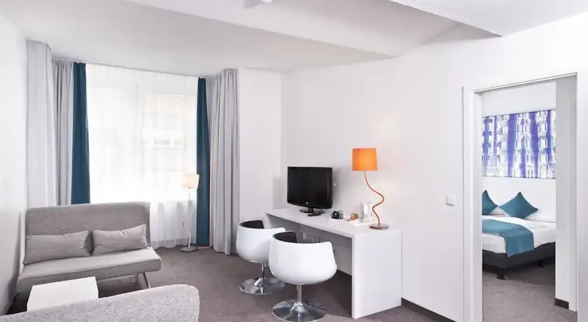WYNDHAM GARDEN DUESSELDORF CITY CENTRE KOENIGSALLEE