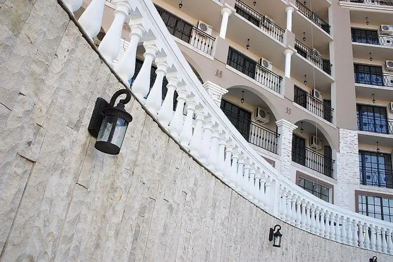 THE CLIFF BEACH & SPA