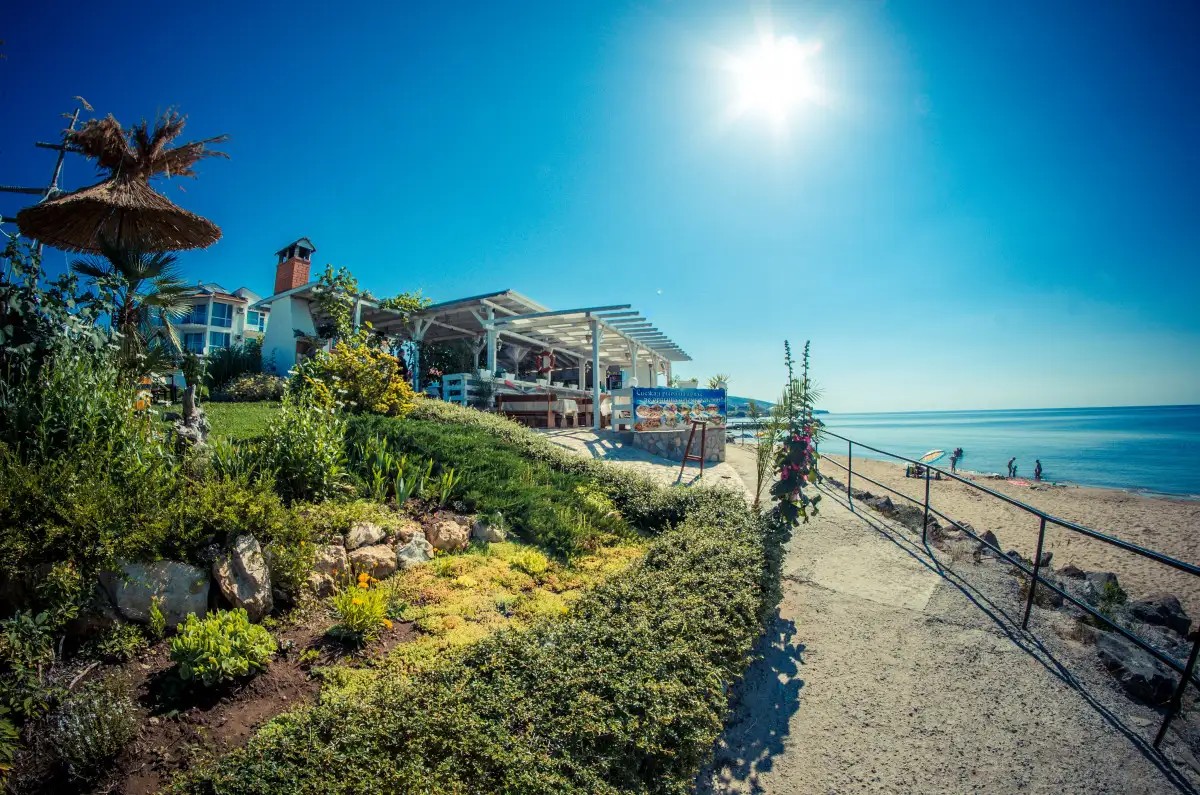 PRESTIGE FORT BEACH APT