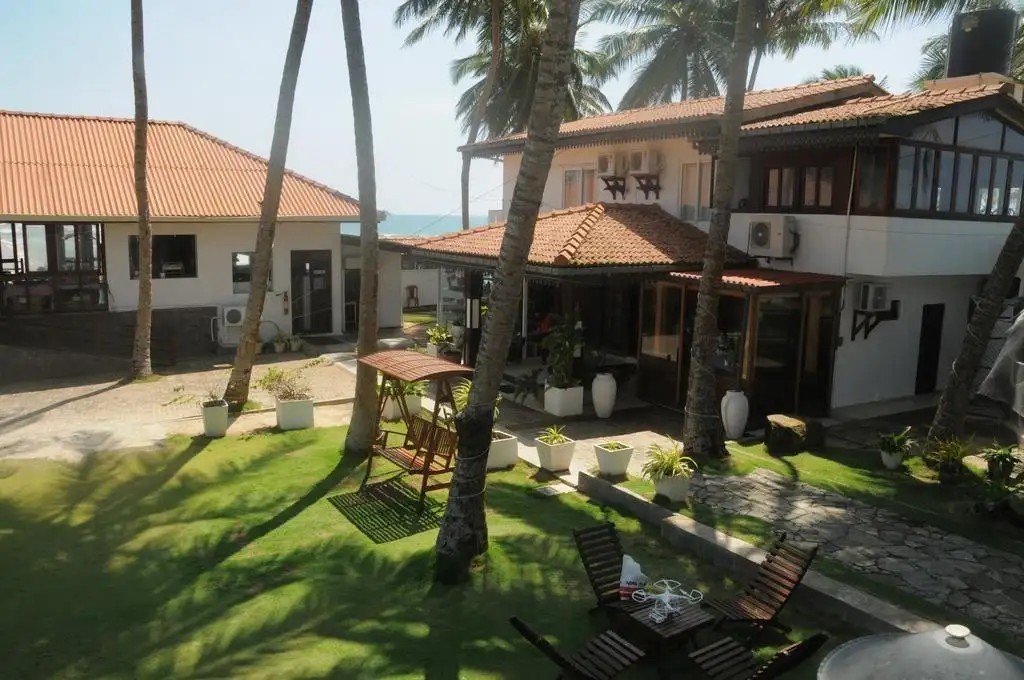 WHITE VILLA RESORT