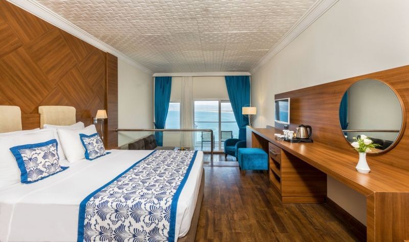 main building junior suite sea view
