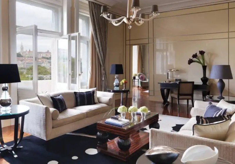 FOUR SEASONS HOTEL GRESHAM PALACE