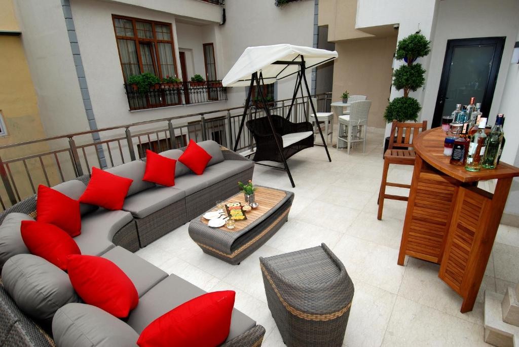 DOSSO DOSSI OLD CITY HOTEL