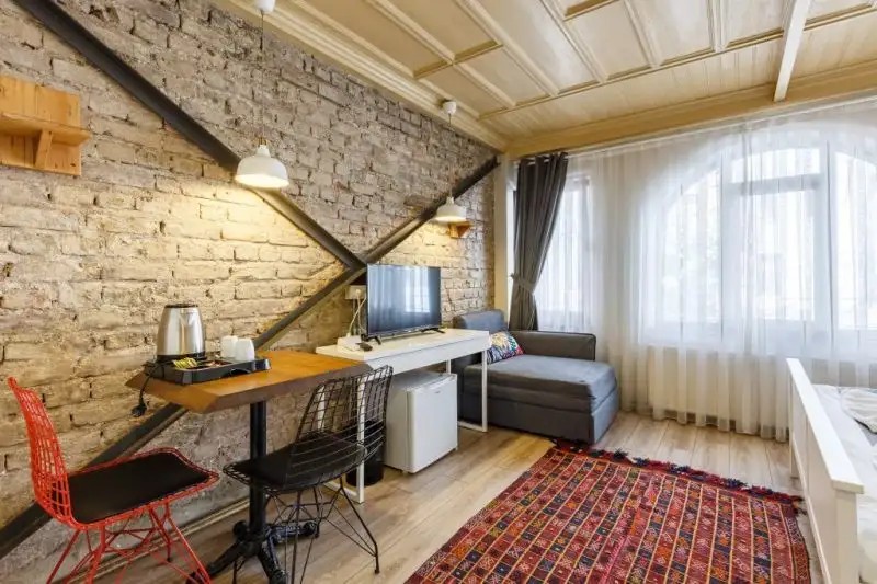 MIRO MANSION