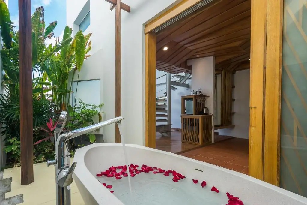 WHITE SAND SAMUI RESORT