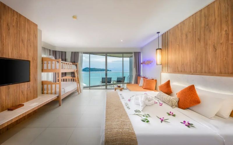 family sea view