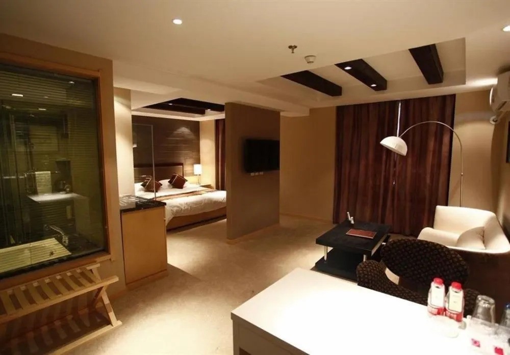 AIRPORT BUSINESS HOTEL