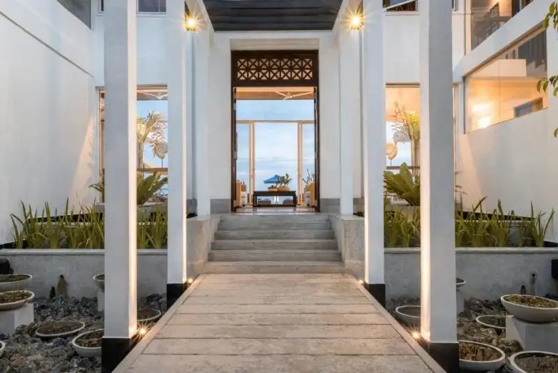 THE BEACH HOUSE