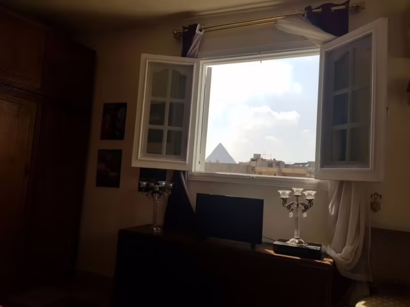 PYRAMIDS BEDOUIN HOME