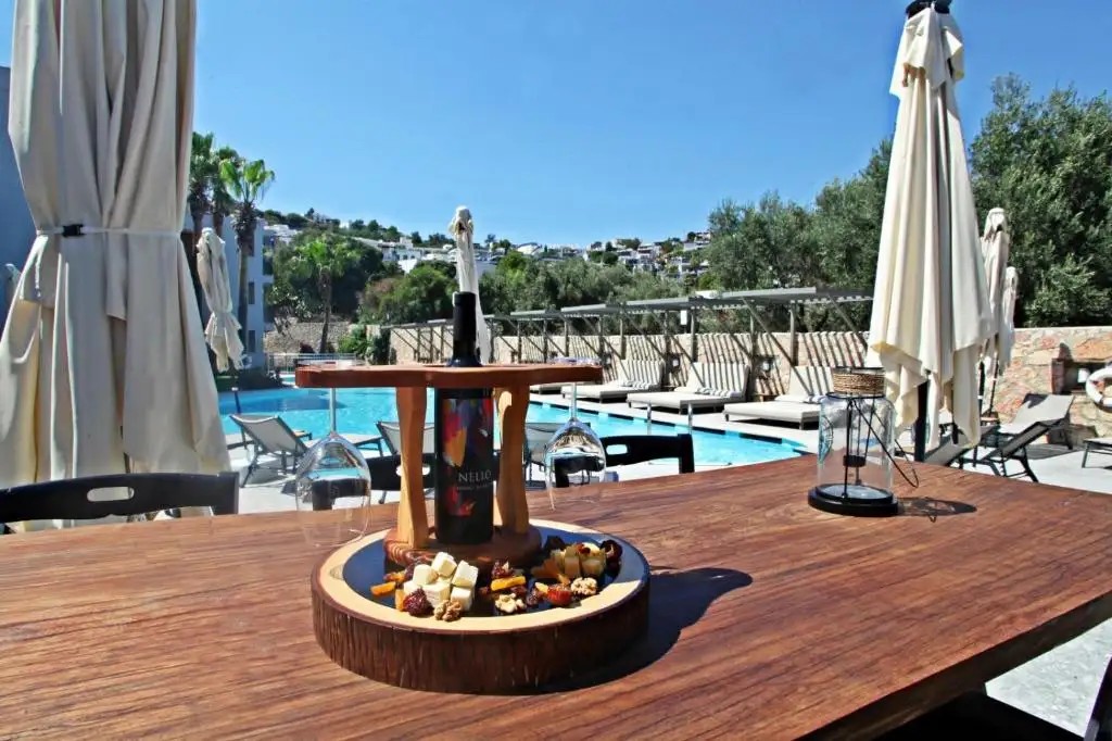 QUEEN RESIDENCES & APARTS (EX. TIME TO SMILE MAVI HOTEL & RESIDENCE)
