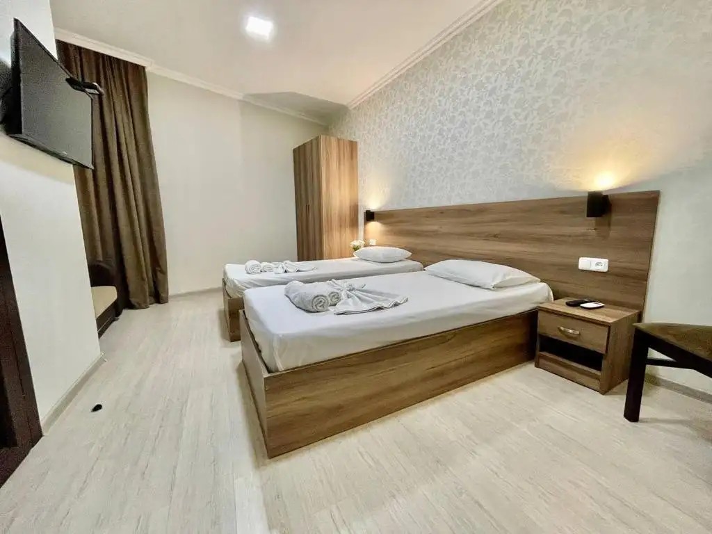 MERIEN HOTEL