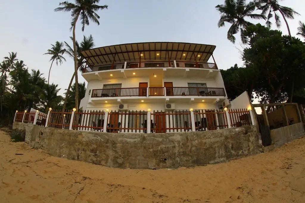 ROCK FORT BEACH RESORT