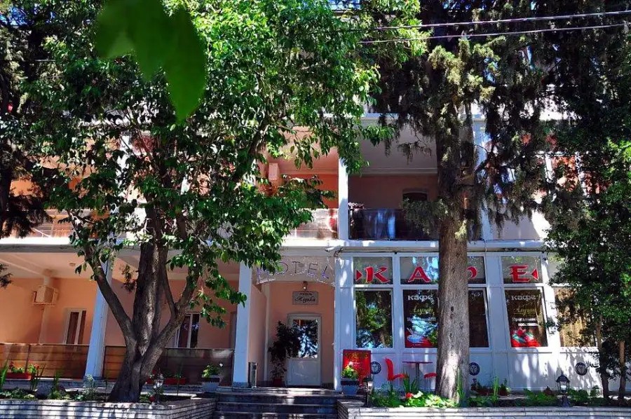 АЛУПКА ОТЕЛЬ