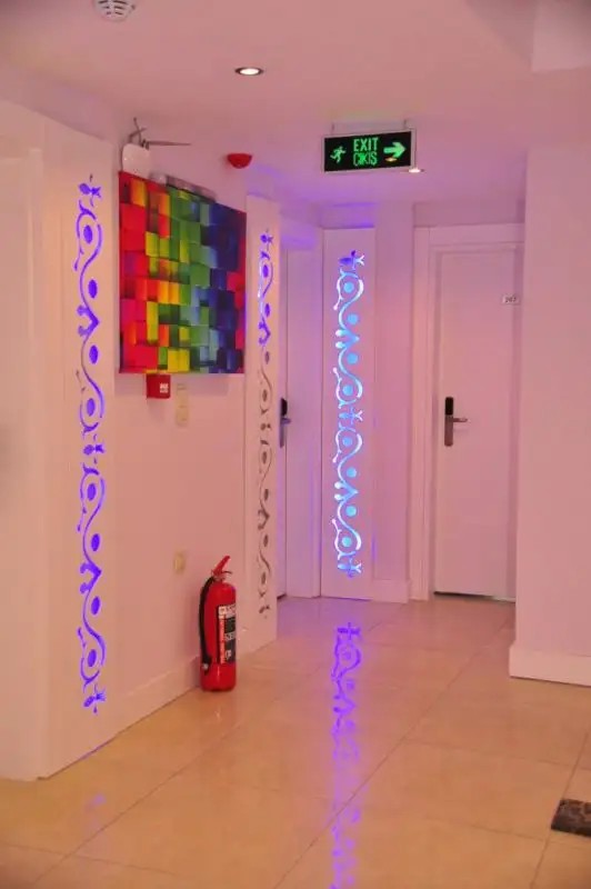AURA BOUTIQUE