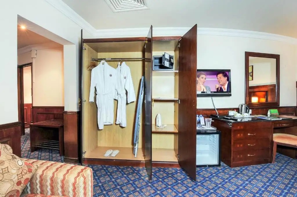 RAMEE CALIFORNIA HOTEL JUFFAIR