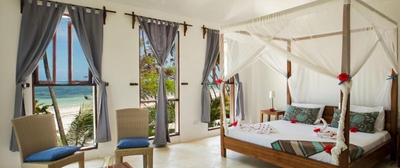 ocean front two rooms bungalow