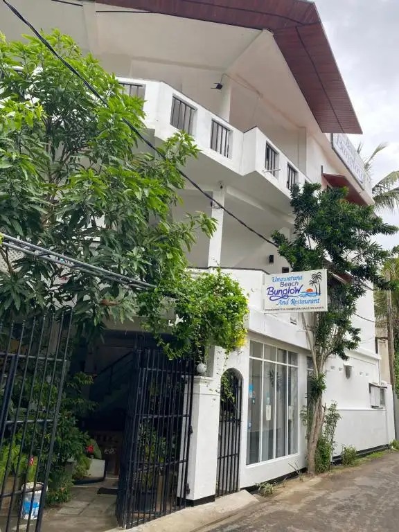UNAWATUNA BEACH BUNGALOW