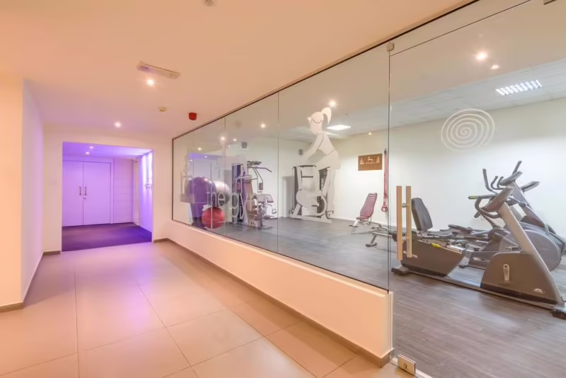 MELPO ANTIA HOTEL & SUITES