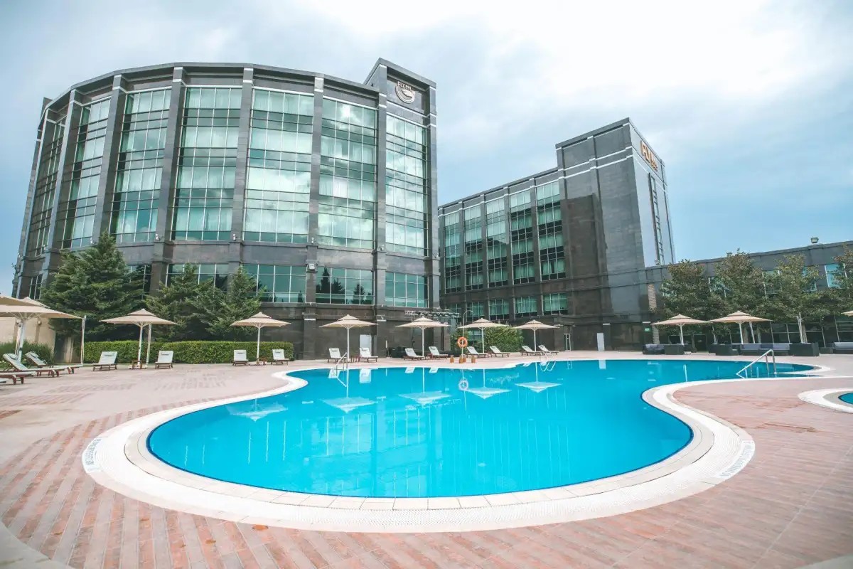 FLY INN BAKU (EX.SHERATON BAKU AIRPORT)