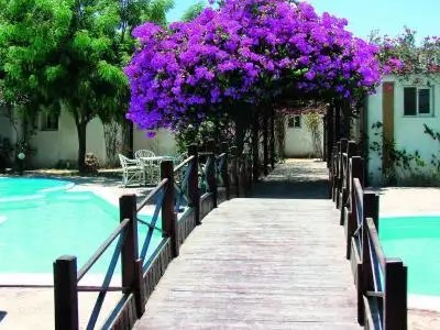 CLIFF TOP HOTEL