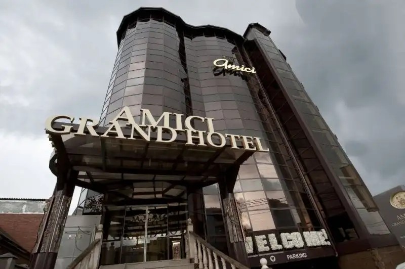 AMICI GRAND HOTEL