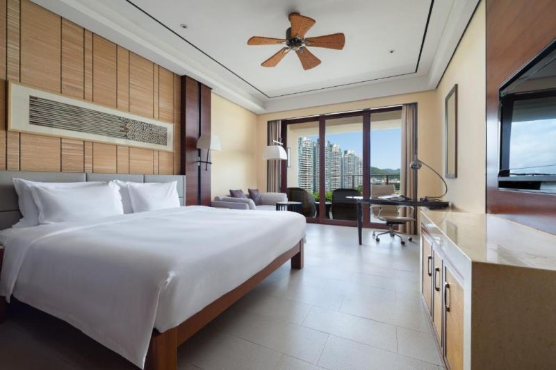 1 king bed standard city view high floor