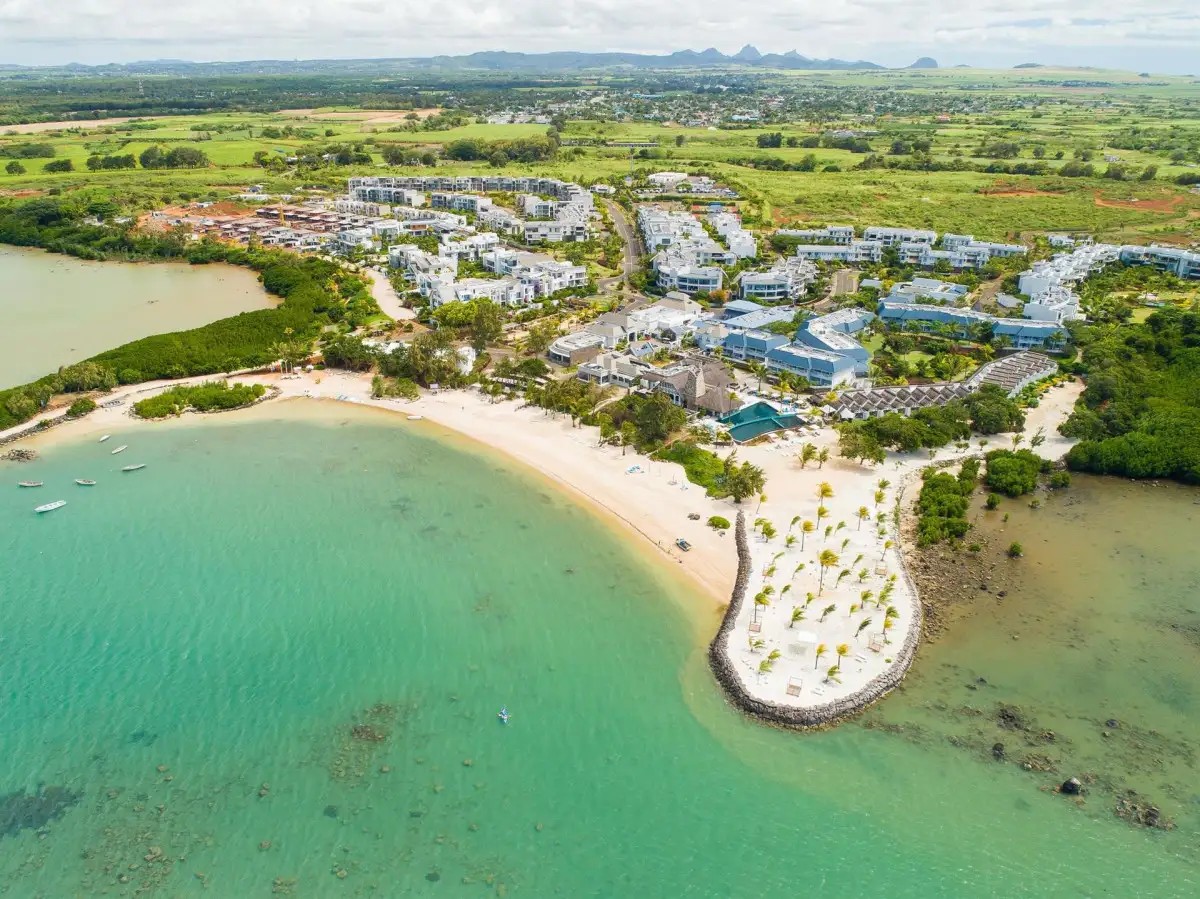 LIFE IN BLUE AZURI RESIDENCES